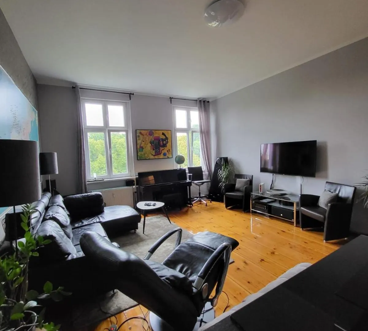 Cosy And Central City Flat With Piano Berlijn Duitsland